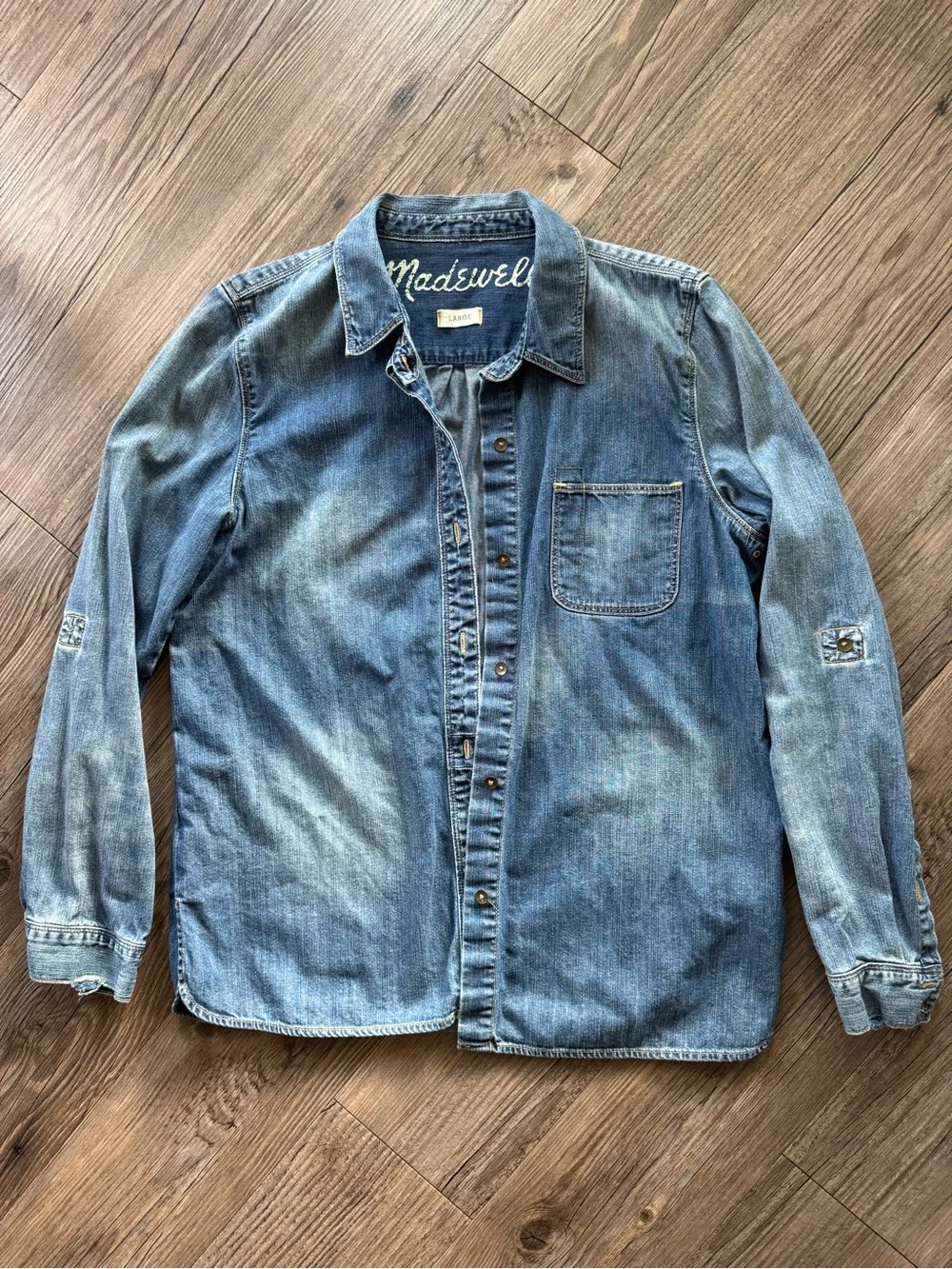Madewell Tuckable Denim Shirt in Greendale Wash Large - Picture 2 of 6